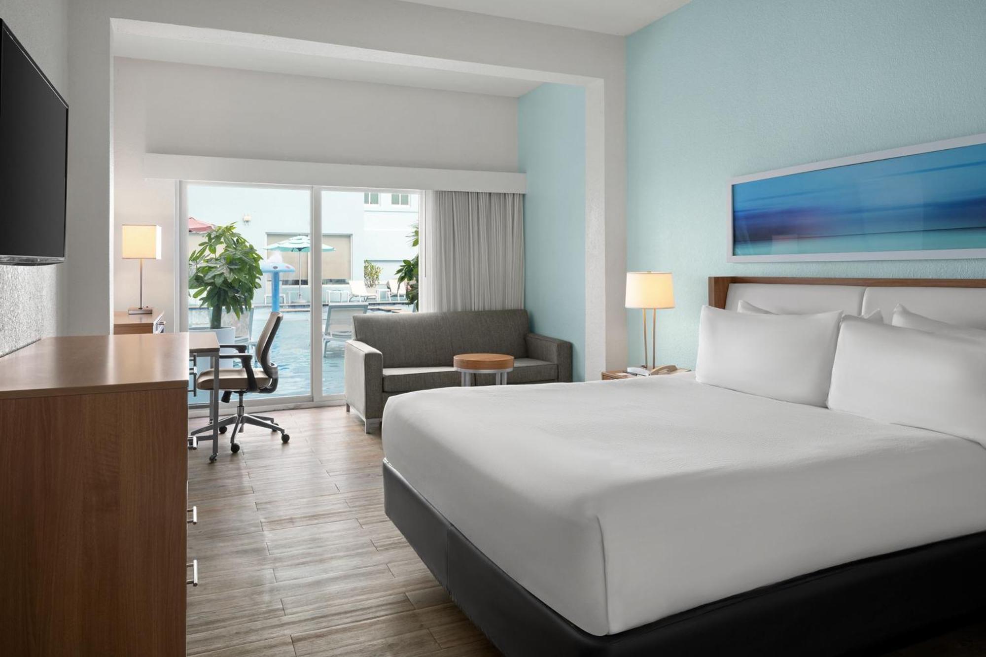 Courtyard By Marriott Nassau Downtown/Junkanoo Beach Exterior foto