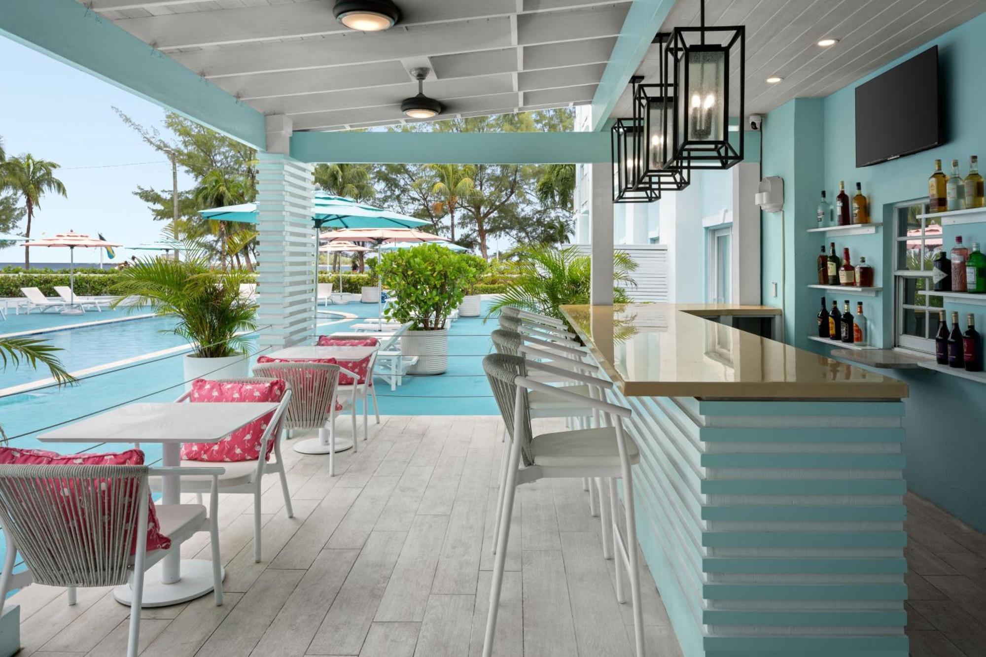 Courtyard By Marriott Nassau Downtown/Junkanoo Beach Exterior foto